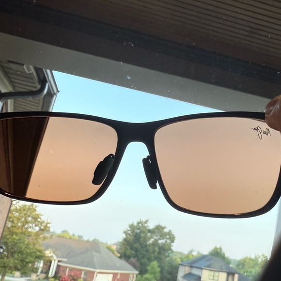 Maui Jim Polarized Brown Sunglasses with Case - Picture 9 of 9
